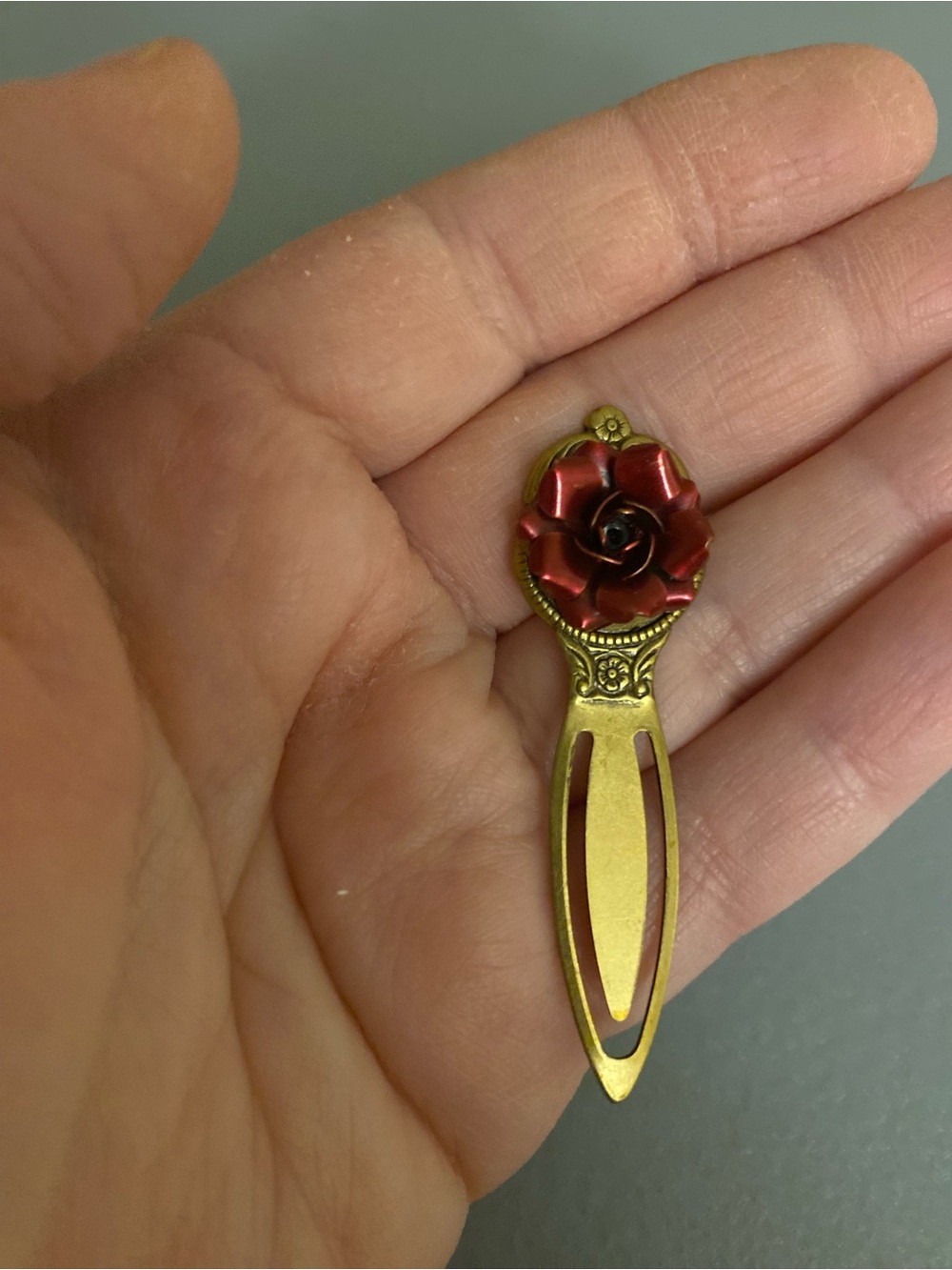 Vintage Red Rose Gold-Tone Bookmark Clip - Women Jewelry